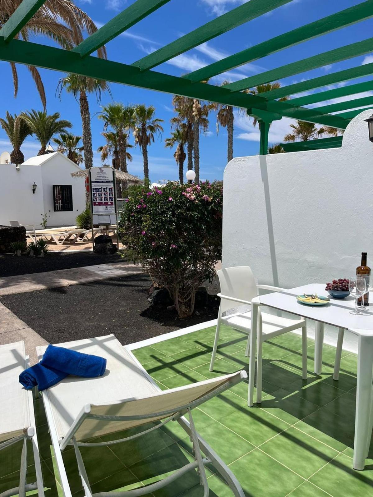 Bungalow Buganvilla Tías Esterno foto